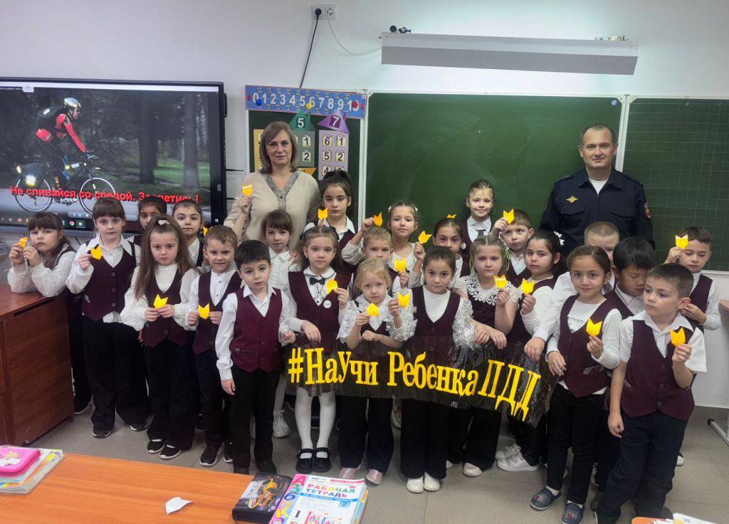 Школьники Кабардино-Балкарии стали участниками «Засветись на дороге!» Школьники Кабардино-Балкарии стали участниками «Засветись на дороге!»