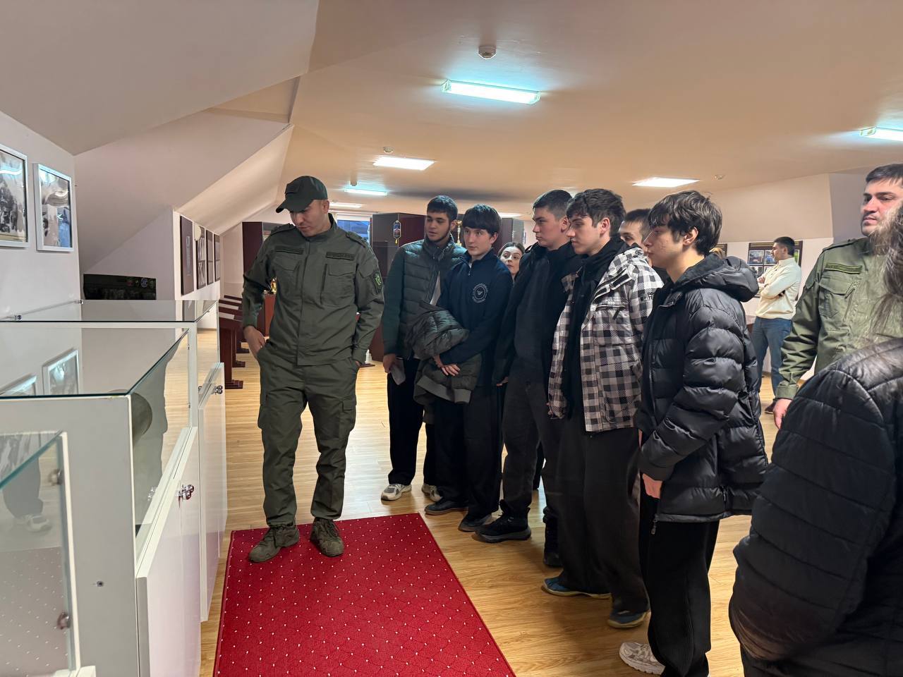 Сотрудники следственного управления провели практическое занятие для юных следователей по профилактике киберпреступлений Сотрудники следственного управления провели практическое занятие для юных следователей по профилактике киберпреступлений