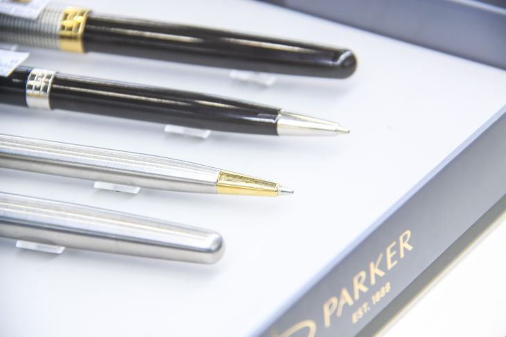 Как вывести без следа чернильные пятна от шариковой ручки и не испортить одежду: это проще, чем вы думали