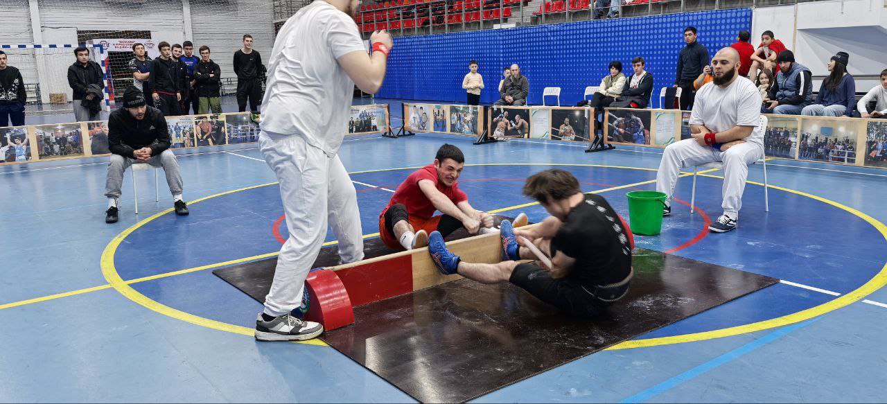 В Универсальном спорткомплексе проходят чемпионат и первенство СКФО по мас-рестлингу В Универсальном спорткомплексе проходят чемпионат и первенство СКФО по мас-рестлингу