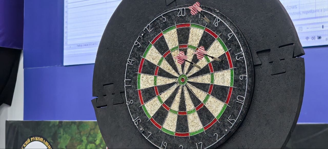 В Универсальном спорткомплексе прошли первые в истории чемпионат и первенство КБР по дартсу В Универсальном спорткомплексе прошли первые в истории чемпионат и первенство КБР по дартсу