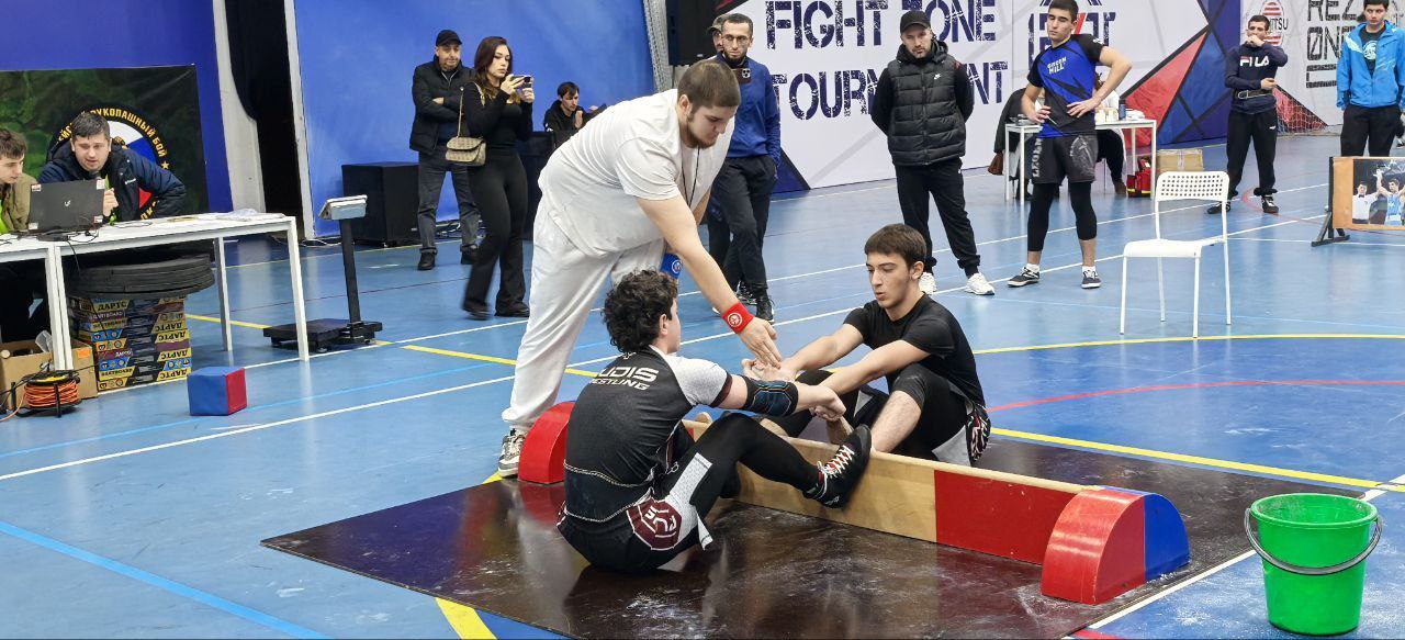 В Универсальном спорткомплексе проходят чемпионат и первенство СКФО по мас-рестлингу В Универсальном спорткомплексе проходят чемпионат и первенство СКФО по мас-рестлингу