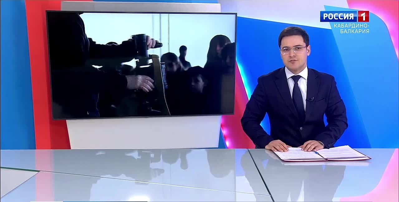 Мастер класс по рукопашному бою, приёмы самообороны, выставка вооружения, снаряжения и специальной техники…В Кабардино-Балкарии прошла ведомственная акция «Один день с Роcгвардией»