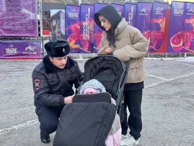 Гости церемонии праздничного открытия горнолыжного сезона в Приэльбрусье приняли участие в акции «Движение БЕЗопасности!»