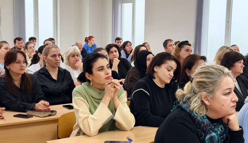 В Нальчике полицейские провели встречу по профилактике экстремизма с преподавателями колледжа В Нальчике полицейские провели встречу по профилактике экстремизма с преподавателями колледжа