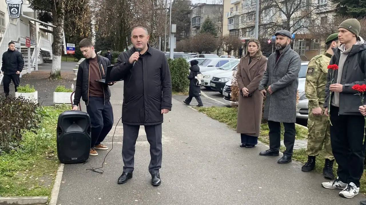 В Кабардино-Балкарии прошла традиционная республиканская акция «Улицы Героев» В Кабардино-Балкарии прошла традиционная республиканская акция «Улицы Героев»