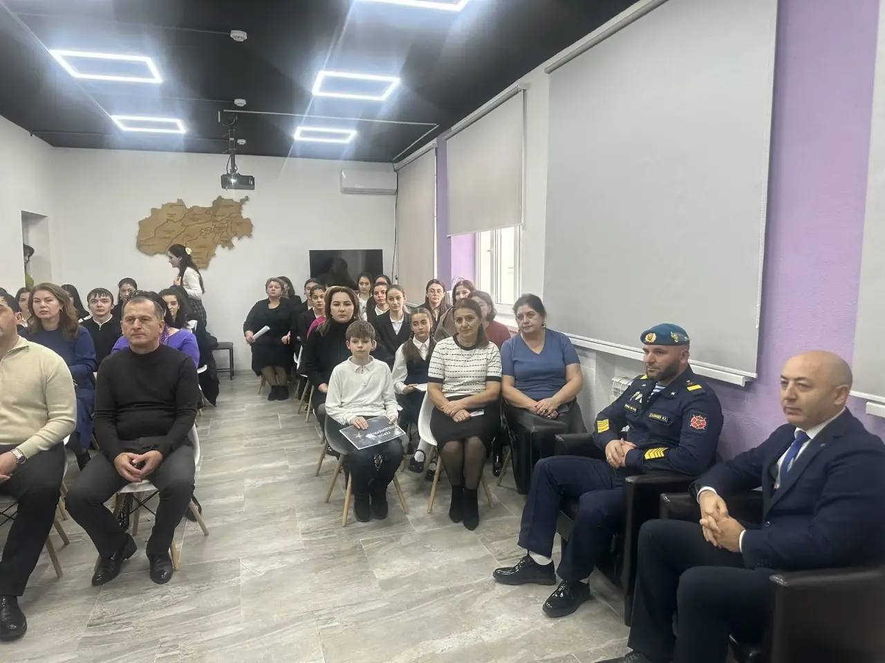 Председатель избирательной комиссии Лескенского района Улюмбек Танашев принял участие в праздновании Дня героев Отечества Председатель избирательной комиссии Лескенского района Улюмбек Танашев принял участие в праздновании Дня героев Отечества