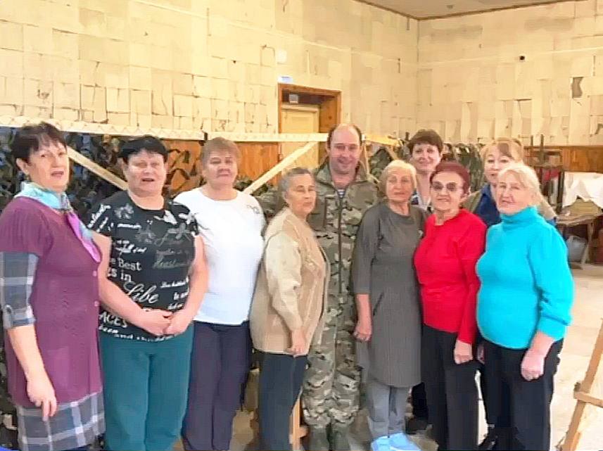 Помощь участникам СВО. . Более полутора тысяч окопных свечей и сотни маскировочных сетей направили жители Прохладненского района в зону проведения СВО