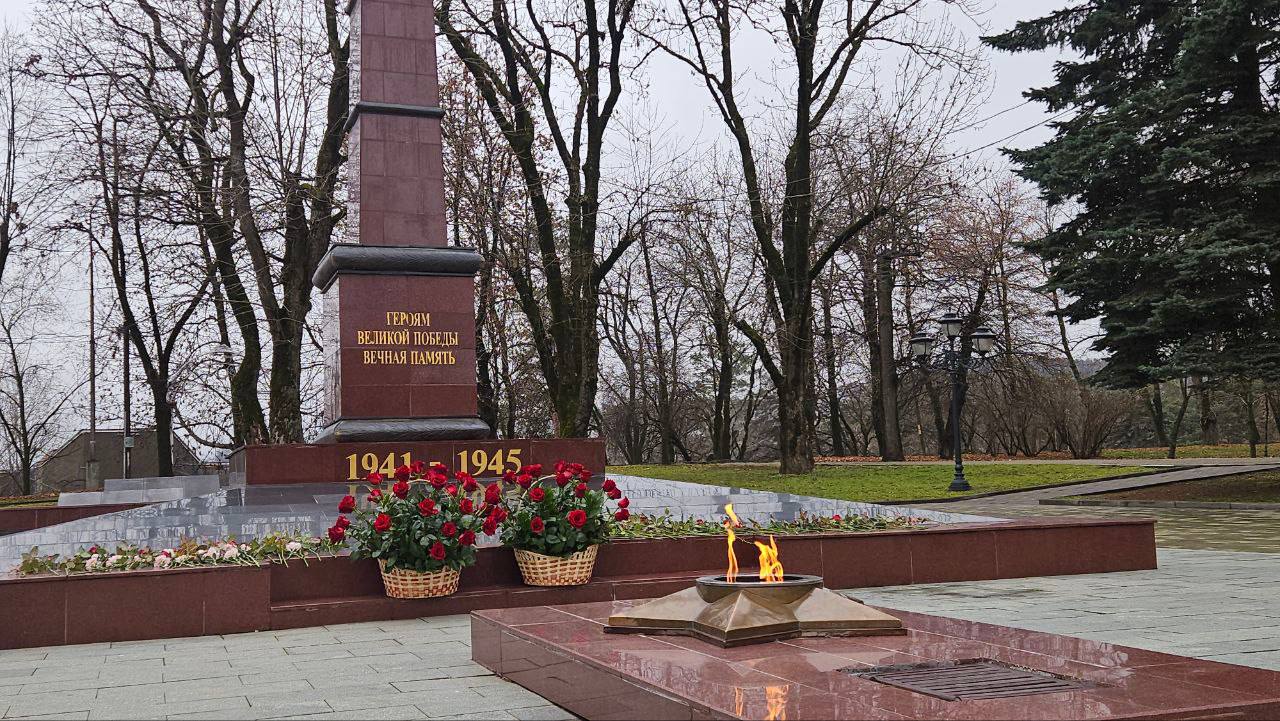 В Нальчике вспоминали героев Отечества В Нальчике вспоминали героев Отечества