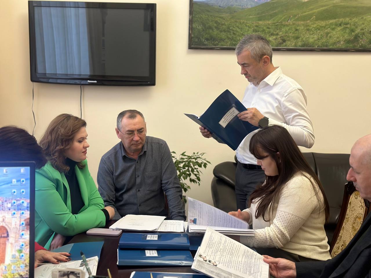 Сегодня состоялось заседание Рабочей группы по приему документов и предварительному рассмотрению предложений по кандидатурам для назначения в составы территориальных избирательных комиссий республики Сегодня состоялось заседание Рабочей группы по приему документов и предварительному рассмотрению предложений по кандидатурам для назначения в составы территориальных избирательных комиссий республики