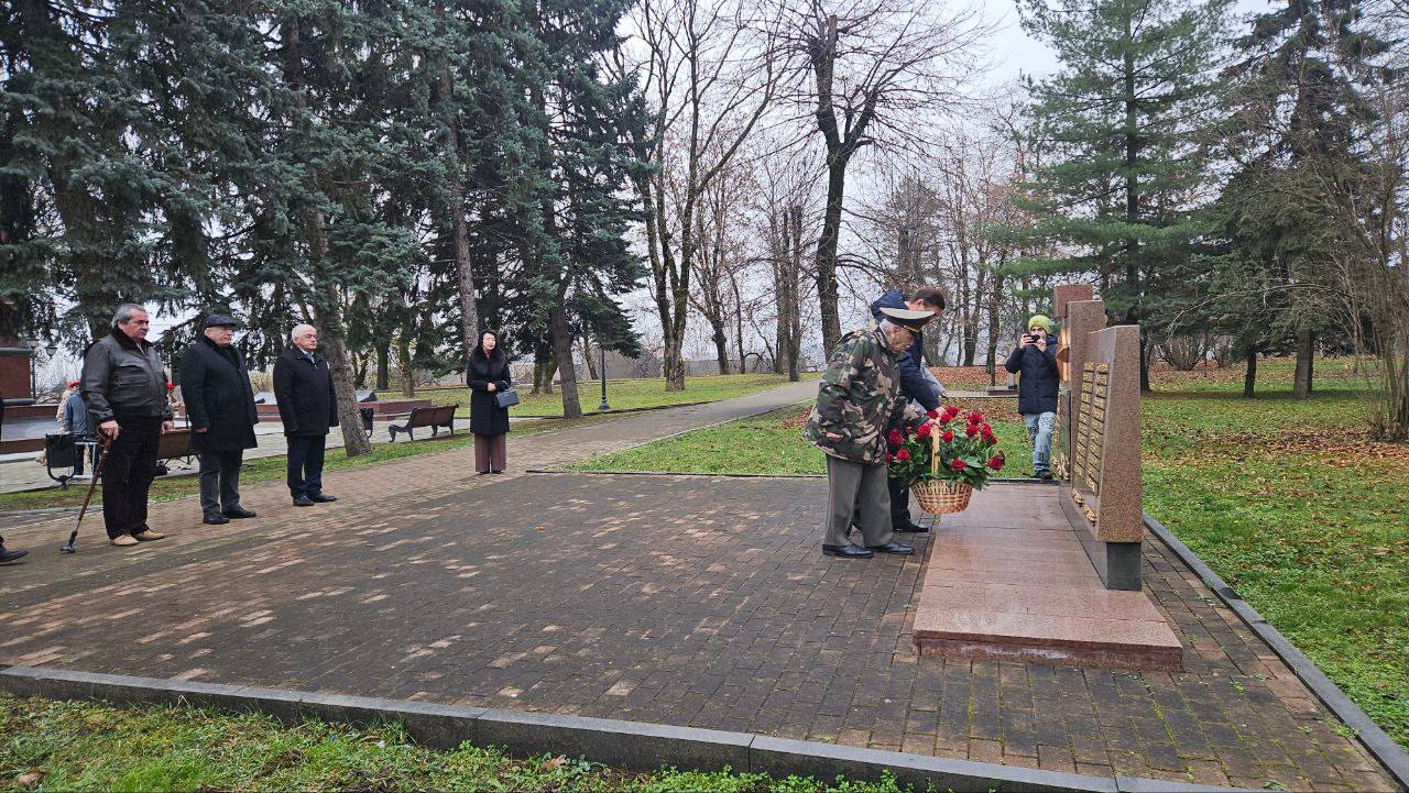 В Нальчике вспоминали героев Отечества В Нальчике вспоминали героев Отечества