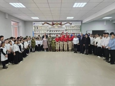 В Красносельской школе открыли Стену Памяти