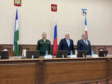 Сегодня, в День Героев Отечества, в администрации Зольского района состоялась церемония передачи государственных наград семьям военнослужащих, павших при исполнении воинского долга