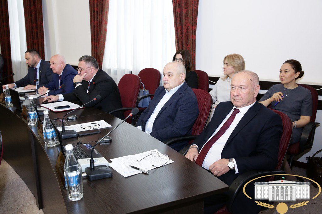 Развитие сферы культуры в современных условиях в КБР стало главным вопросом "правительственного часа" на заседании президиума законодательного органа республики Развитие сферы культуры в современных условиях в КБР стало главным вопросом "правительственного часа" на заседании президиума законодательного органа республики