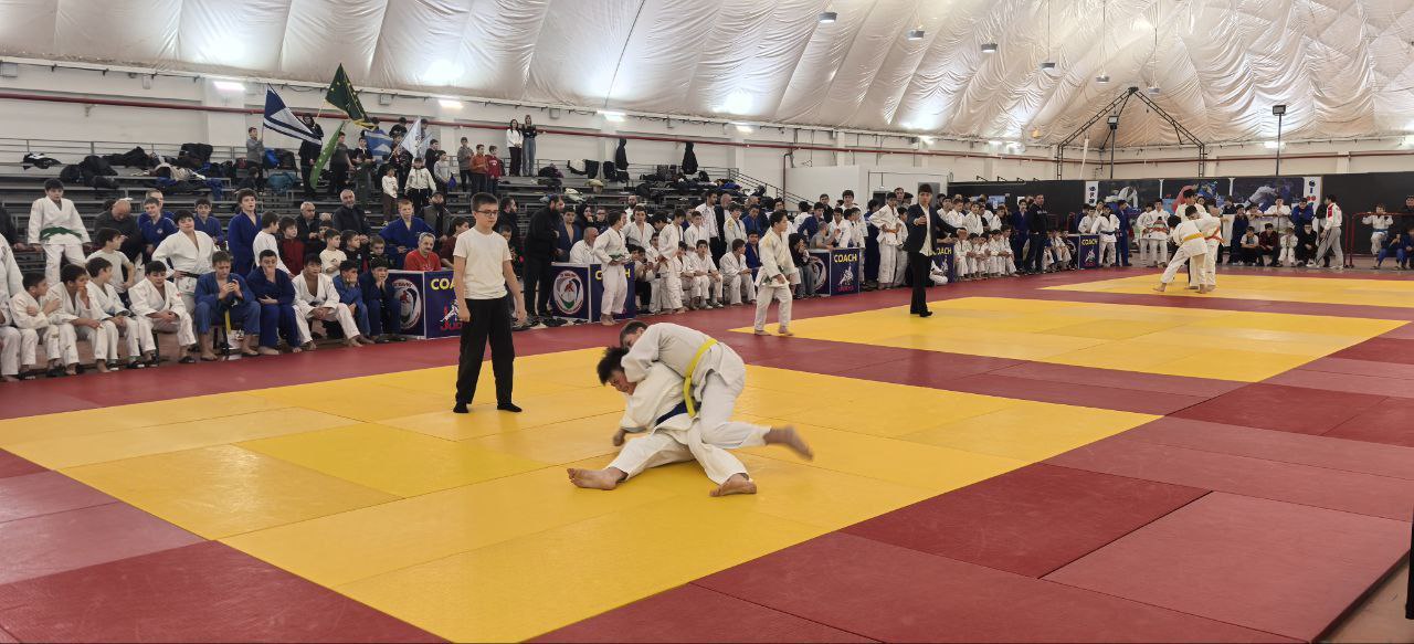 В СК "Нальчик" проходит ежегодный командный турнир по дзюдо памяти мастера спорта СССР по дзюдо и самбо Руслана Газаева В СК "Нальчик" проходит ежегодный командный турнир по дзюдо памяти мастера спорта СССР по дзюдо и самбо Руслана Газаева