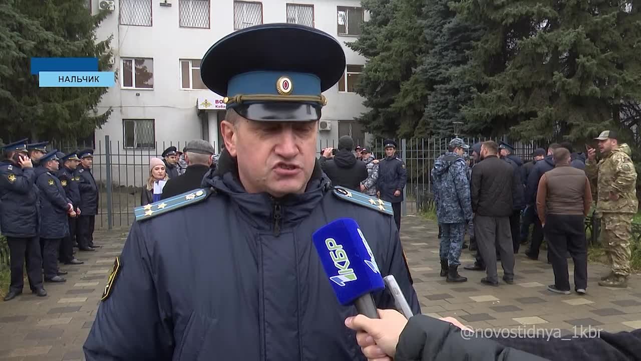 Добровольческое подразделение "Эльбрус", созданное по инициативе Главы КБР Казбека Кокова, пополнилось 8-ю добровольцами, которые сегодня отправились на полигон, где пройдут необходимое обучение, а оттуда - в зону проведения...