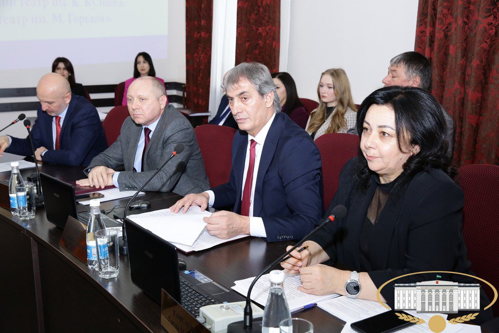 Развитие сферы культуры в современных условиях в КБР стало главным вопросом "правительственного часа" на заседании президиума законодательного органа республики Развитие сферы культуры в современных условиях в КБР стало главным вопросом "правительственного часа" на заседании президиума законодательного органа республики