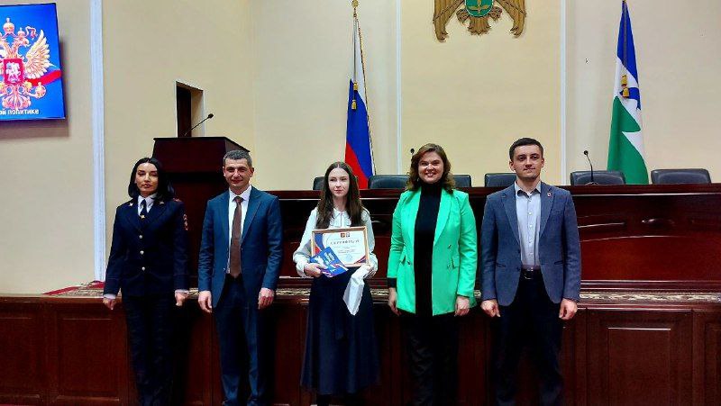 Юным гражданам Кабардино-Балкарии в торжественной обстановке вручили паспорта Юным гражданам Кабардино-Балкарии в торжественной обстановке вручили паспорта