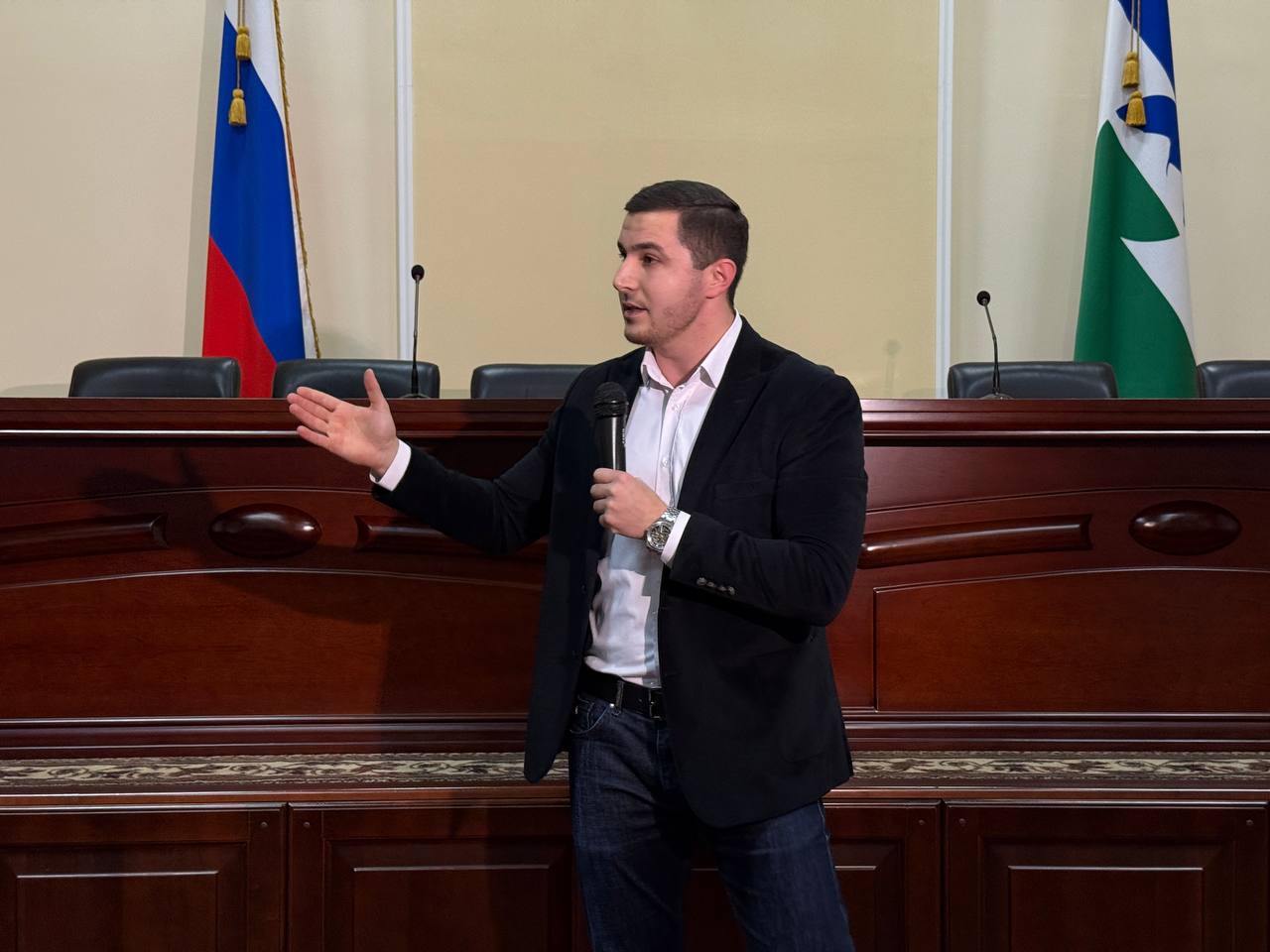 12 декабря, в День Конституции Российской Федерации, в Местной администрации г.о.Нальчик состоялась торжественная церемония вручения паспортов юным гражданам 12 декабря, в День Конституции Российской Федерации, в Местной администрации г.о.Нальчик состоялась торжественная церемония вручения паспортов юным гражданам