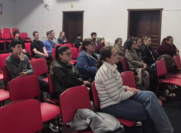 Будущие водители Кабардино-Балкарии стали участниками акции «Безопасность с первого дня стажа» Будущие водители Кабардино-Балкарии стали участниками акции «Безопасность с первого дня стажа»