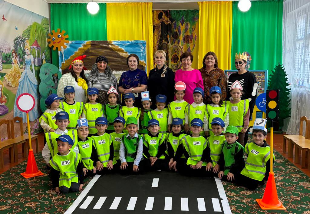 В детских садах Кабардино-Балкарии состоялись театрализованные представления «Правила движения – достойны уважения!» В детских садах Кабардино-Балкарии состоялись театрализованные представления «Правила движения – достойны уважения!»