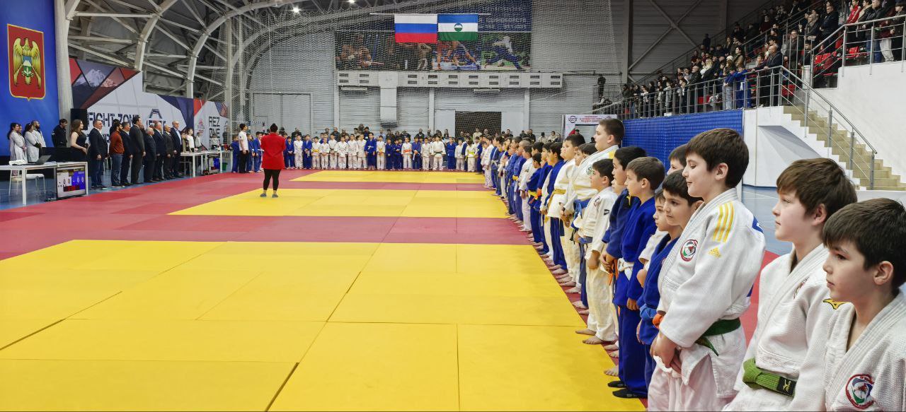 В Универсальном спорткомплексе проходит ежегодный турнир по дзюдо посвященный памяти заслуженного тренера России Сефа Нирова В Универсальном спорткомплексе проходит ежегодный турнир по дзюдо посвященный памяти заслуженного тренера России Сефа Нирова