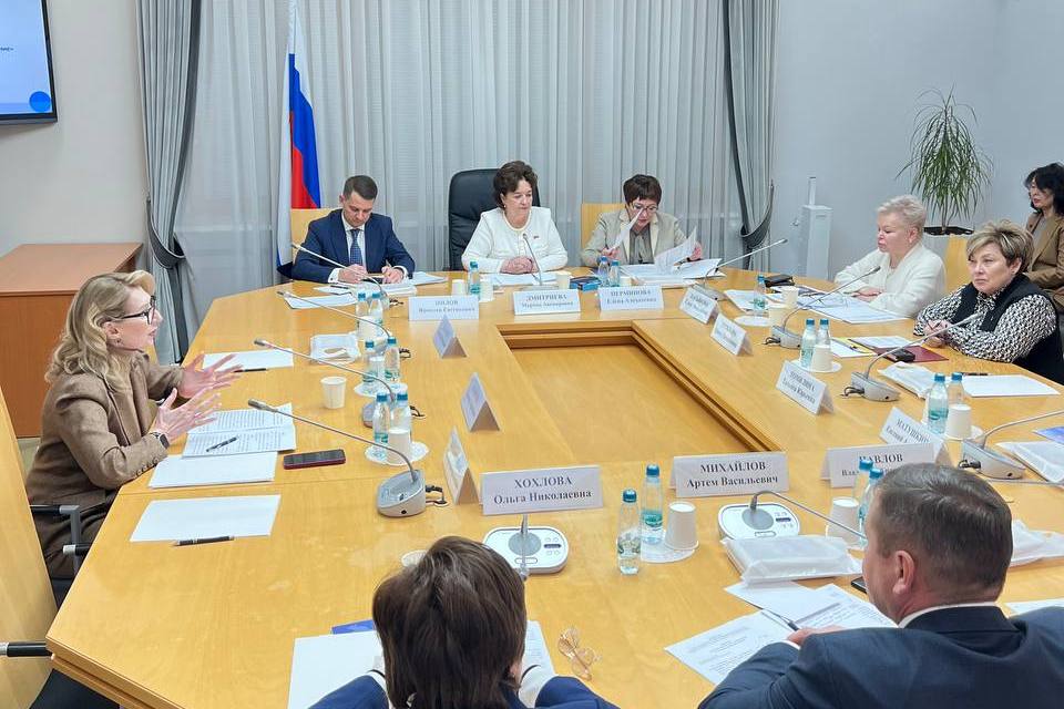 Состоялись заседания комиссий Совета законодателей РФ с участием сенаторов РФ, депутатов Государственной Думы, представителей законодательных органов субъектов Российской Федерации Состоялись заседания комиссий Совета законодателей РФ с участием сенаторов РФ, депутатов Государственной Думы, представителей законодательных органов субъектов Российской Федерации