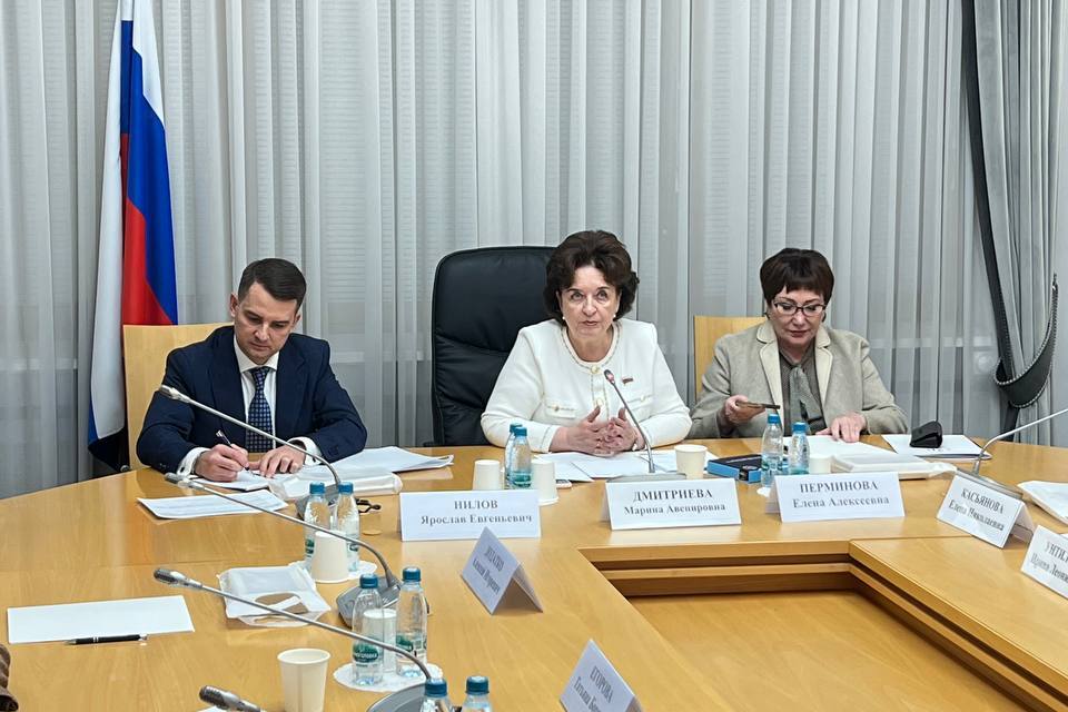 Состоялись заседания комиссий Совета законодателей РФ с участием сенаторов РФ, депутатов Государственной Думы, представителей законодательных органов субъектов Российской Федерации Состоялись заседания комиссий Совета законодателей РФ с участием сенаторов РФ, депутатов Государственной Думы, представителей законодательных органов субъектов Российской Федерации