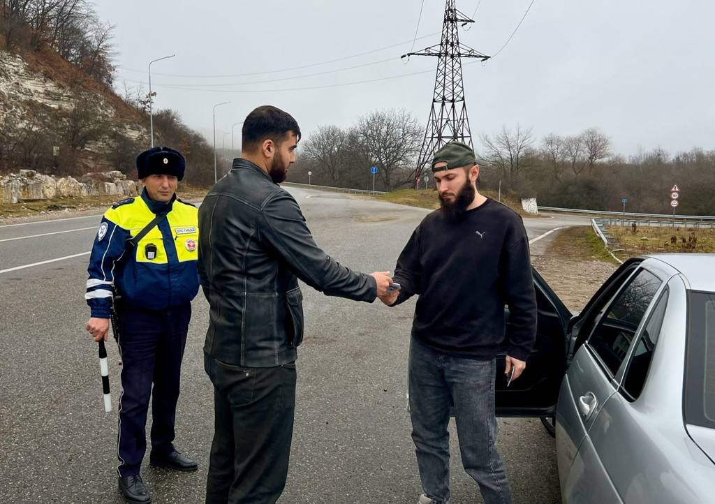 В курортном районе Кабардино-Балкарии состоялась акция «Безопасность на зимних дорогах!» В курортном районе Кабардино-Балкарии состоялась акция «Безопасность на зимних дорогах!»