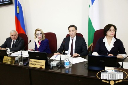 На очередном заседании президиума Парламента КБР под председательством руководителя законодательного органа республики Татьяны Егоровой рассмотрено более двадцати вопросов