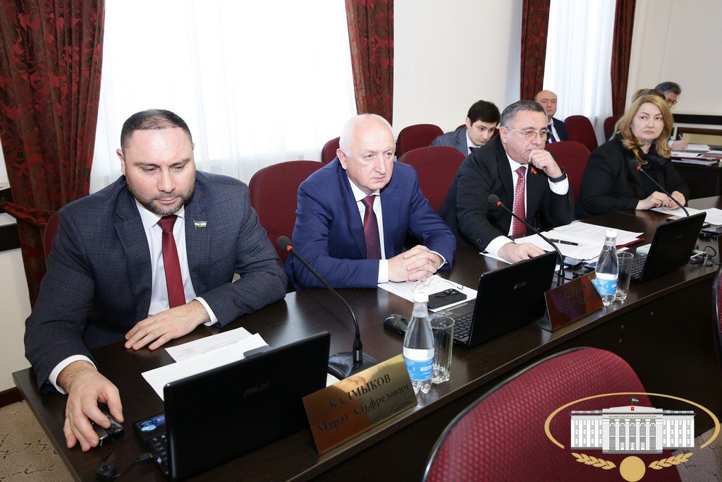 На очередном заседании президиума Парламента КБР под председательством руководителя законодательного органа республики Татьяны Егоровой рассмотрено более двадцати вопросов На очередном заседании президиума Парламента КБР под председательством руководителя законодательного органа республики Татьяны Егоровой рассмотрено более двадцати вопросов