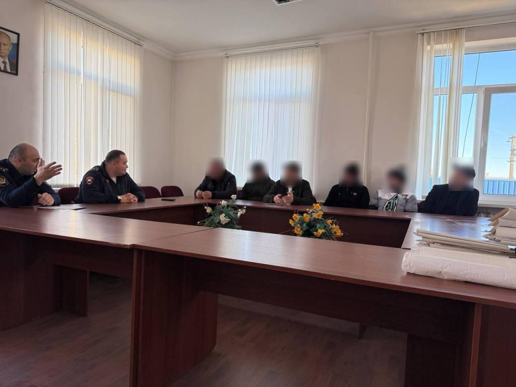 Автоинспекторы ОМВД России «Лескенский» вместе с сотрудниками УФСИН России по КБР провели профилактическую встречу с водителями, которые уже были осуждены за управление транспортным средством в состоянии опьянения Автоинспекторы ОМВД России «Лескенский» вместе с сотрудниками УФСИН России по КБР провели профилактическую встречу с водителями, которые уже были осуждены за управление транспортным средством в состоянии опьянения