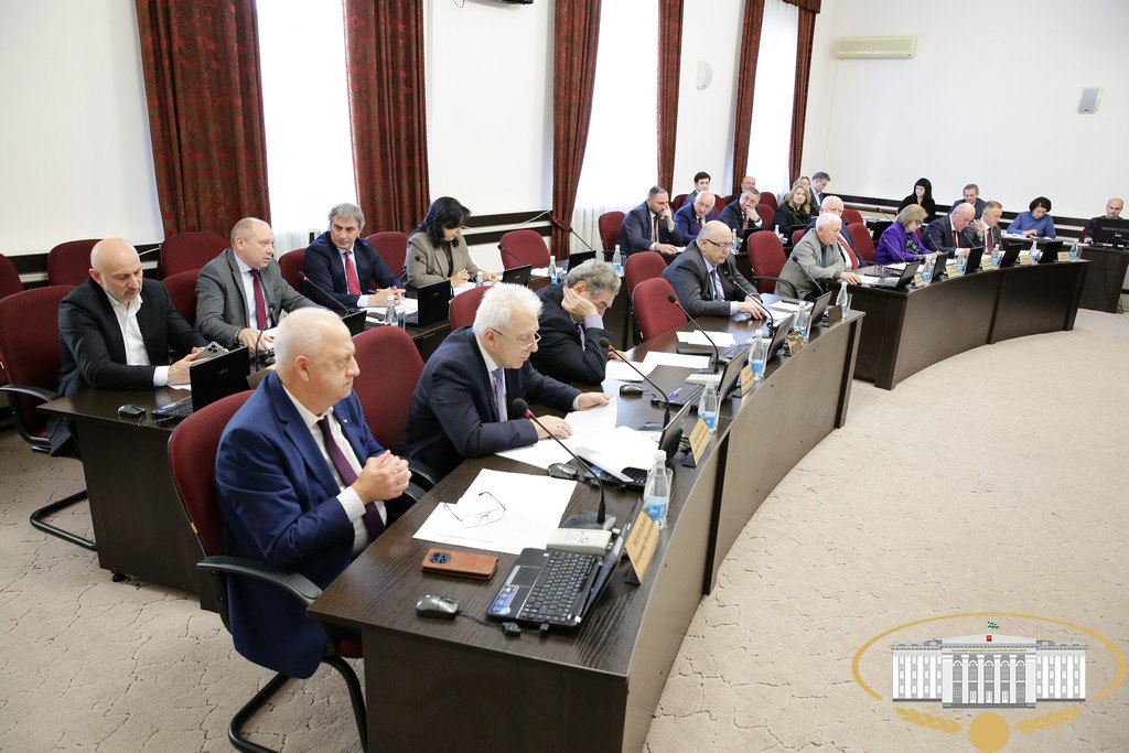 На очередном заседании президиума Парламента КБР под председательством руководителя законодательного органа республики Татьяны Егоровой рассмотрено более двадцати вопросов На очередном заседании президиума Парламента КБР под председательством руководителя законодательного органа республики Татьяны Егоровой рассмотрено более двадцати вопросов