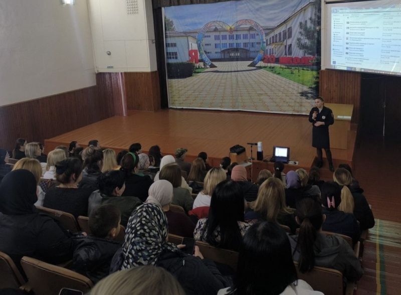 В Кабардино-Балкарии состоялся цикл родительских собраний, посвященных безопасности детей в преддверии Новогодних каникул В Кабардино-Балкарии состоялся цикл родительских собраний, посвященных безопасности детей в преддверии Новогодних каникул