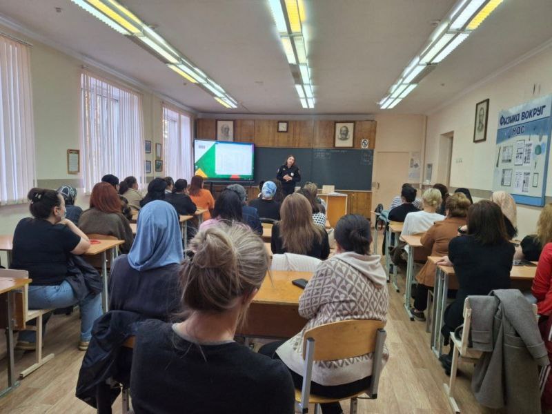 В Кабардино-Балкарии состоялся цикл родительских собраний, посвященных безопасности детей в преддверии Новогодних каникул В Кабардино-Балкарии состоялся цикл родительских собраний, посвященных безопасности детей в преддверии Новогодних каникул