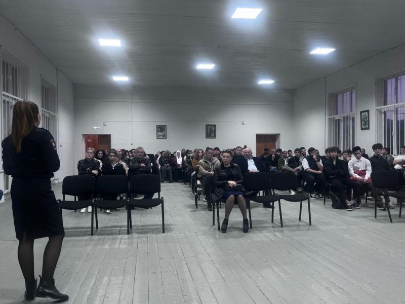 В Кабардино-Балкарии состоялся цикл родительских собраний, посвященных безопасности детей в преддверии Новогодних каникул В Кабардино-Балкарии состоялся цикл родительских собраний, посвященных безопасности детей в преддверии Новогодних каникул