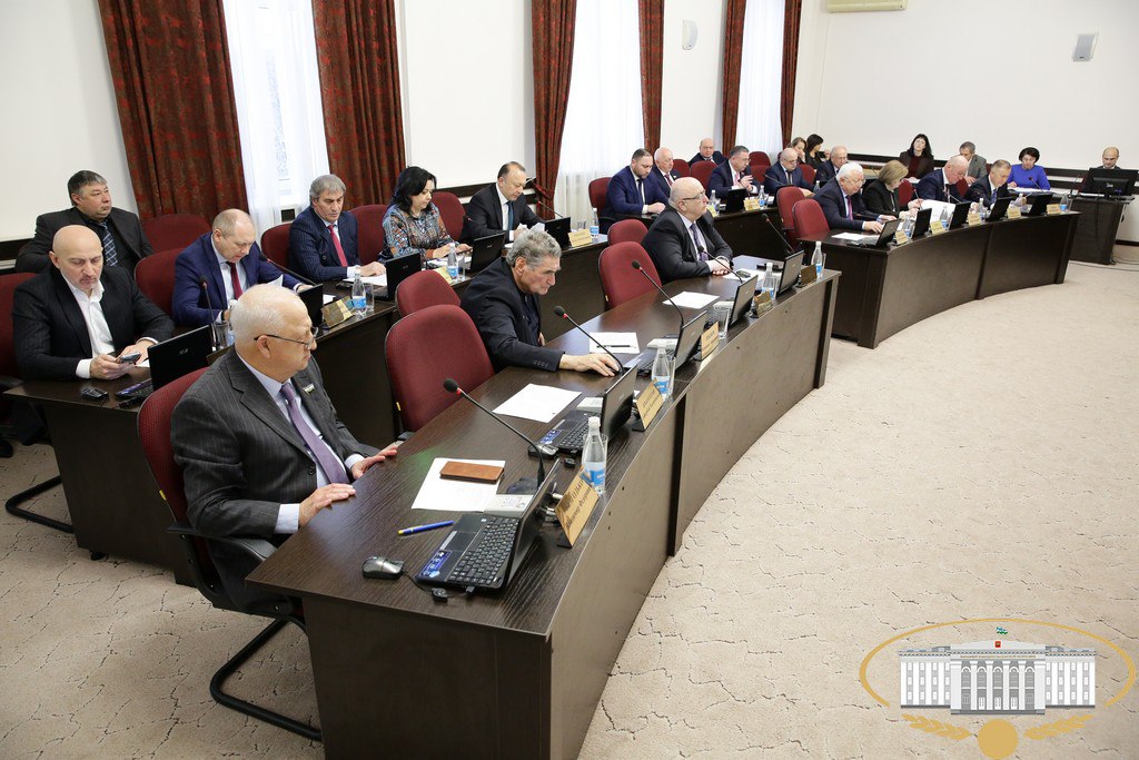 На очередном заседании президиума Парламента КБР под председательством руководителя законодательного органа республики Татьяны Егоровой был рассмотрен широкий круг вопросов На очередном заседании президиума Парламента КБР под председательством руководителя законодательного органа республики Татьяны Егоровой был рассмотрен широкий круг вопросов