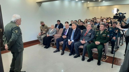 � ���������������� ��� �������� ��������������� ����� ����, ���������� ��� ������ ��������� ������ � ������������� �������� � ������������� � ���� ��� �������� ����: 80-����� ������� ������ � ��� ��������� ���������