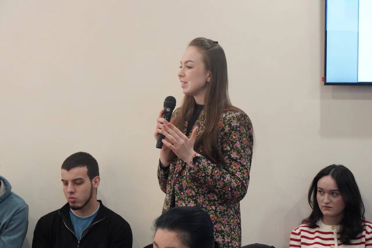 Сотрудники следственного управления провели научно-практическую конференцию, посвященную вопросам противодействия распространения в молодежной среде идеологии экстремизма и терроризма Сотрудники следственного управления провели научно-практическую конференцию, посвященную вопросам противодействия распространения в молодежной среде идеологии экстремизма и терроризма