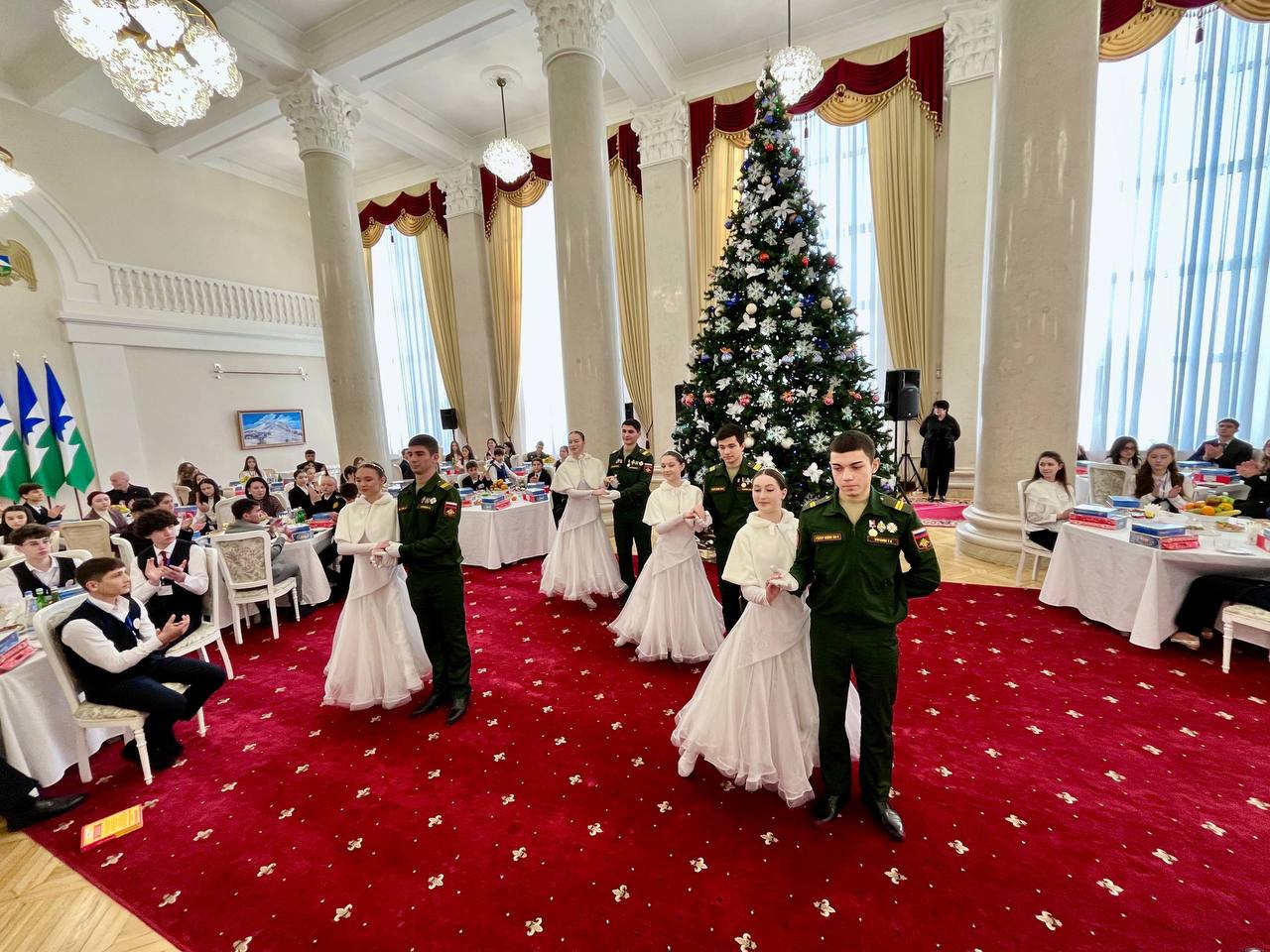 Казбек Коков встретился со школьниками Казбек Коков встретился со школьниками