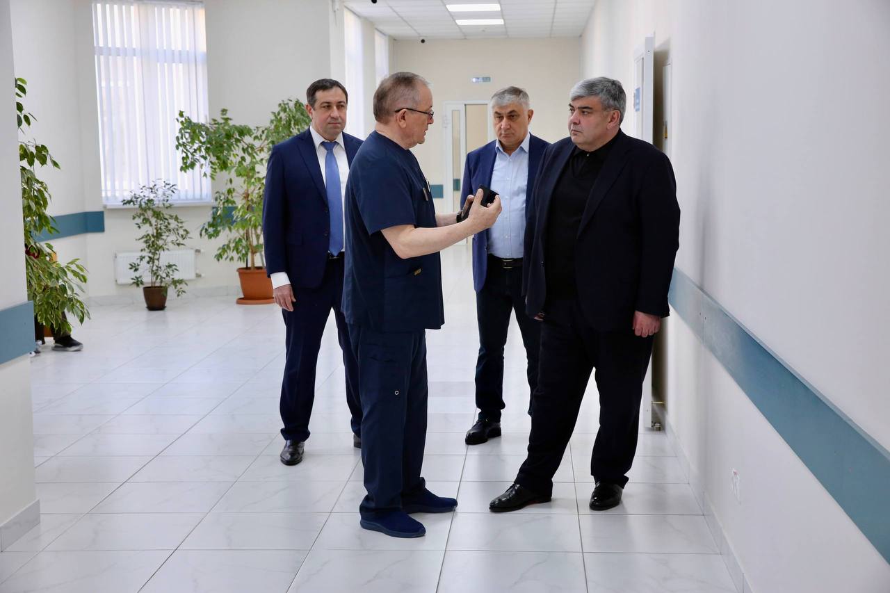 Казбек Коков встретился с хирургами Казбек Коков встретился с хирургами