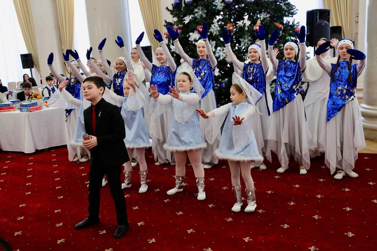 Казбек Коков встретился со школьниками Казбек Коков встретился со школьниками