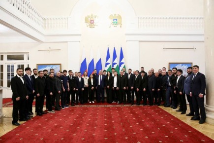 Казбек Коков встретился со спортсменами и тренерами