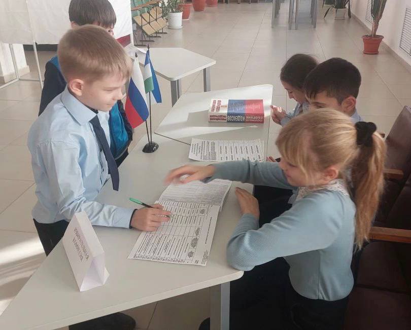 На базе дома культуры в ст.Александровкой Майского района в рамках повышения правовой культуры среди молодежи прошла деловая игра для учащихся 5 класса МКОУ «СОШ N9 ст.Александровской»