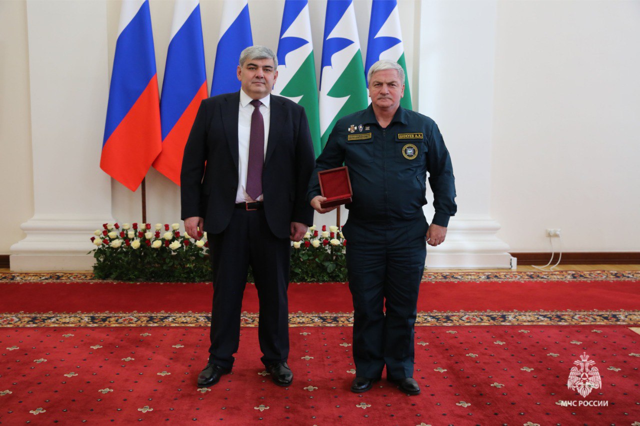 Присвоено почетное звание «Заслуженный спасатель Кабардино-Балкарской Республики» Присвоено почетное звание «Заслуженный спасатель Кабардино-Балкарской Республики»