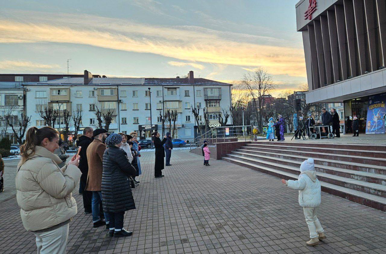 На Площади 400-летия прошло новогоднее представление