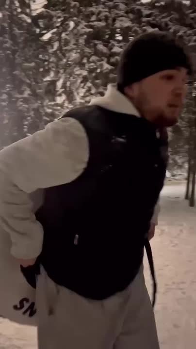 Житель Нальчика на ватрушке едва не сбил маленькую девочку, которая выбежала перед ним