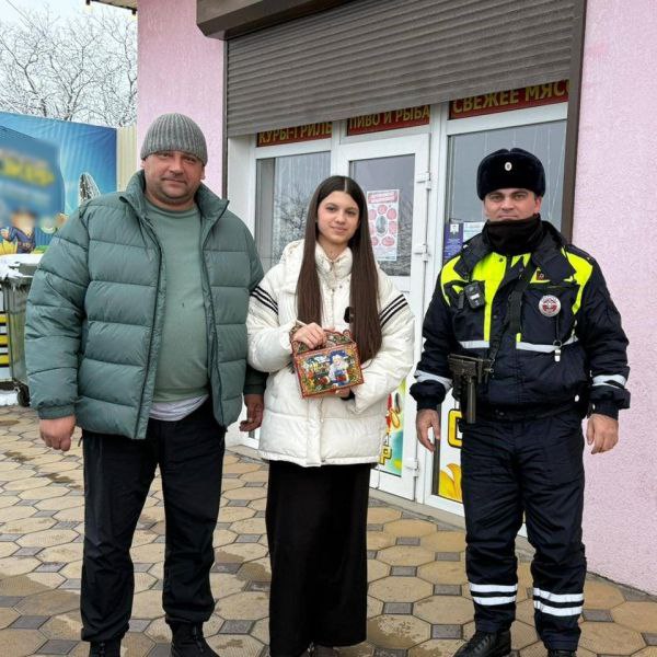 В Кабардино-Балкарии продолжается акция «Полицейский Дед Мороз»