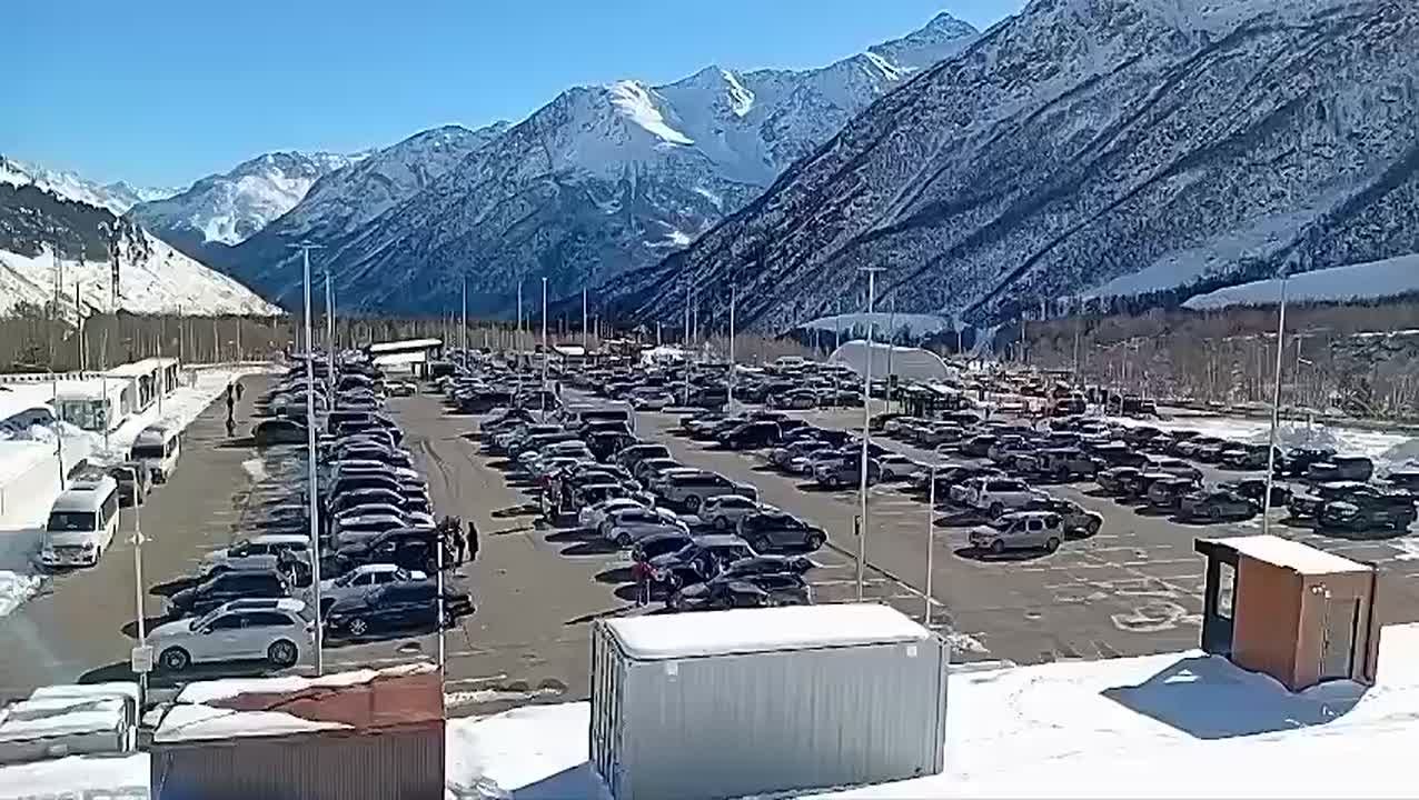 По состоянию на 12 часов 20 минут 7 января 2026 года основной парковочный комплекс АО «Кавказ РФ» заполнен