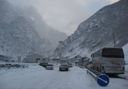 Военно-Грузинская дорога закрыта для всех видов автотранспорта!